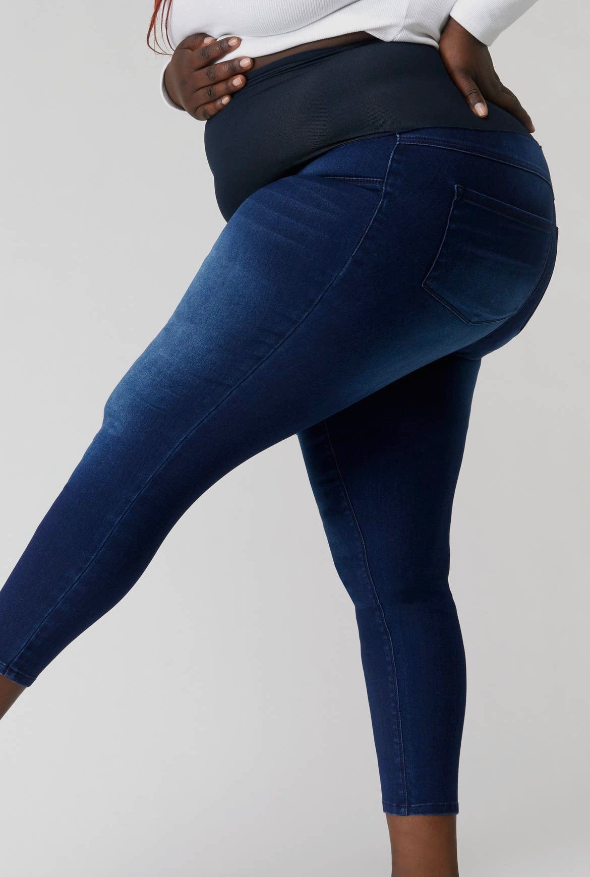 Curvy MATERNITY BUTTER SKINNY Jean | 28” leg